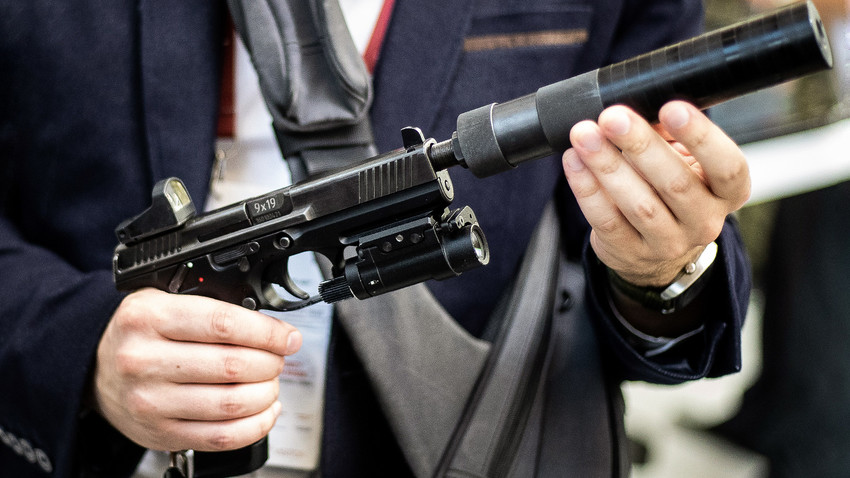 Пистолет "Лебедев" ПЛ-15 на изложението по време на Международния военнотехнически форум "Армия-2018" в парк Патриот