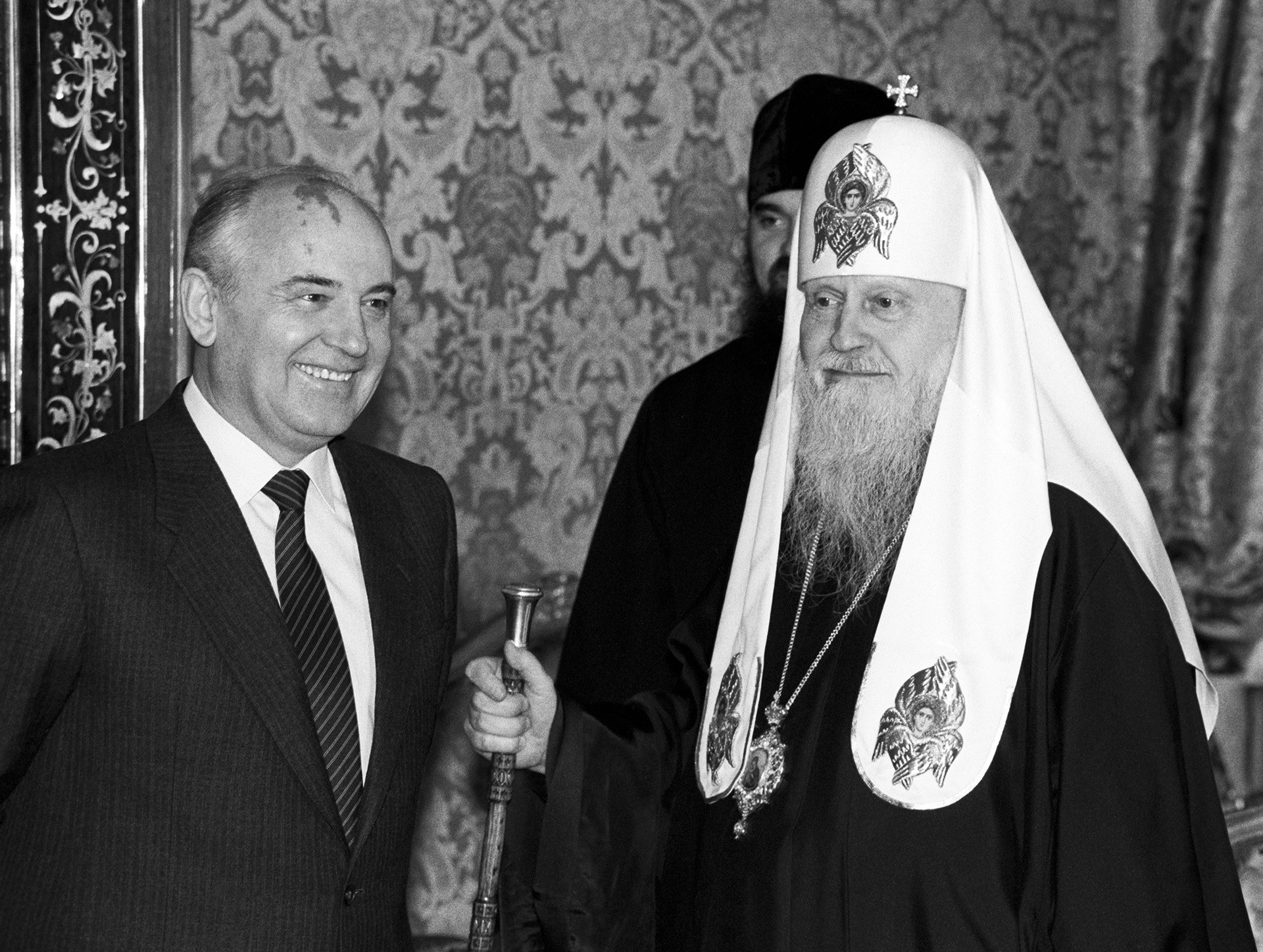 Mikhail Gorbachev and Patriarch Pimen at the meeting.