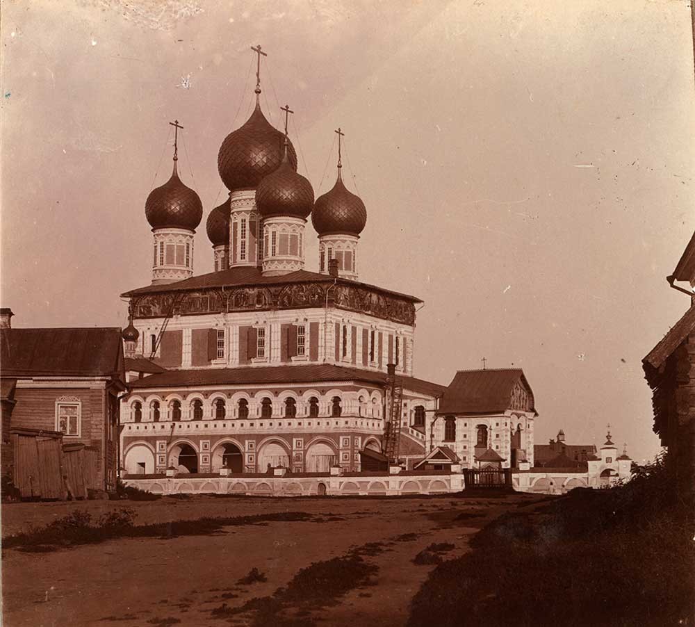 Cathedral of the Resurrection. Northwest view with Chapel of Sts. Peter & Paul. Late summer 1910