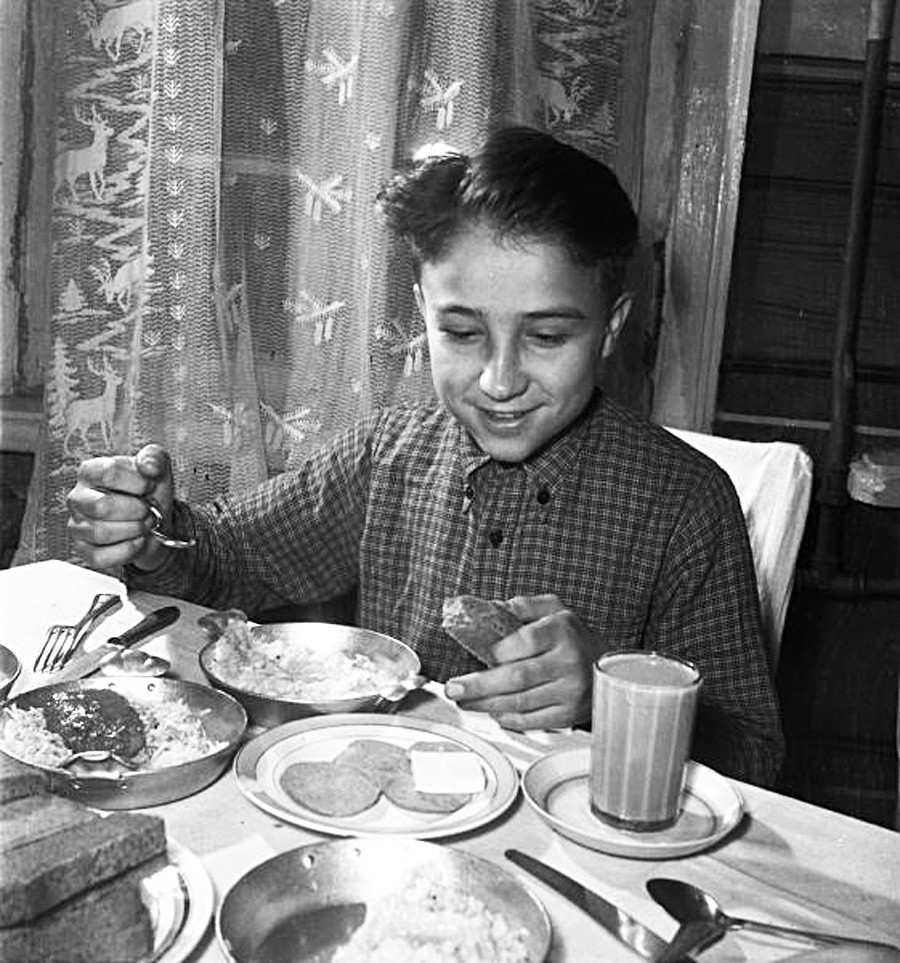 Why the Soviets' favorite bologna was called 'doctor's sausage' (PHOTOS