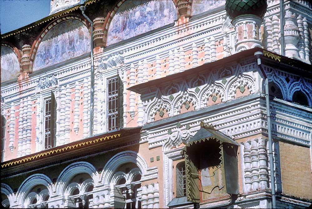 Tutáiev (Borisoglebsk). Catedral de la Resurrección. Fachada sur con capilla de San Nicolás. 25 de julio de 1997.