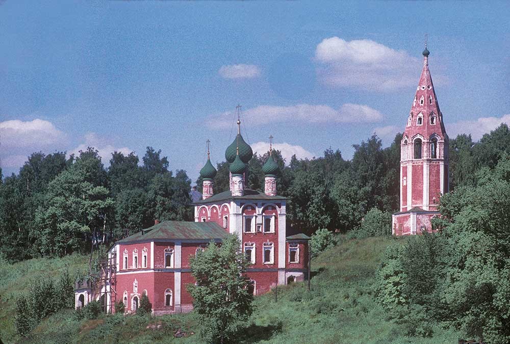 Romanov. Bell tower & Church of Kazan Icon of the Virgin. Southwest view from Volga River. July 25, 1997.
