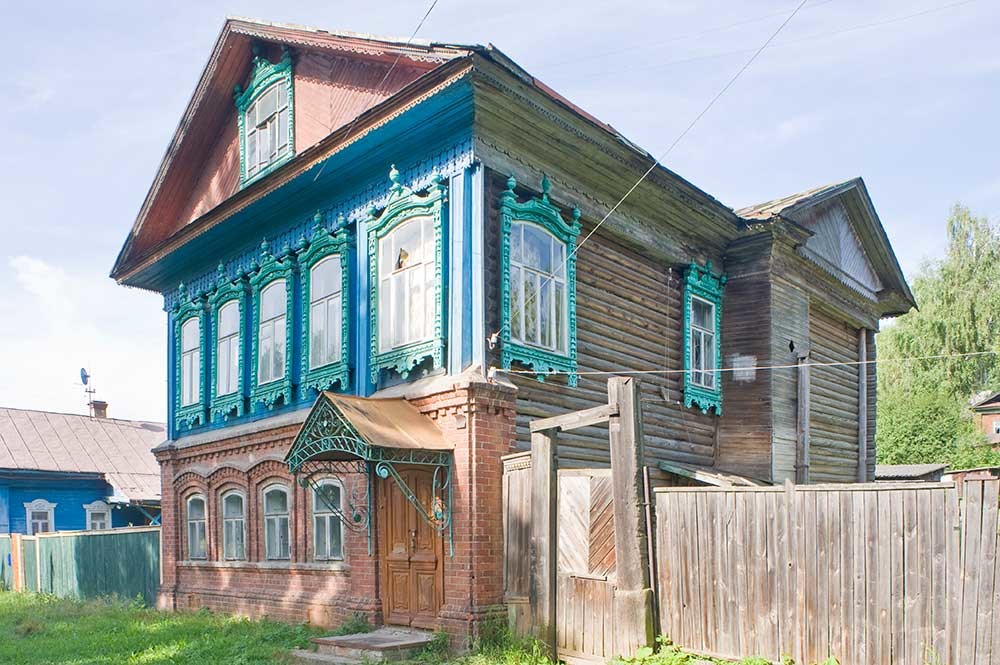 Abitazione al civico 55 di Via Lenin (simile alle case nella veduta di Prokudin-Gorskij). 15 luglio 2012