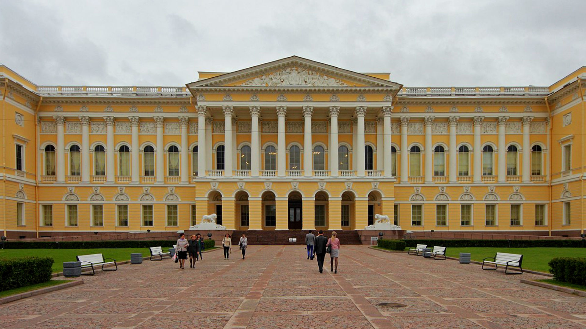  Musée russe, Palais Mikhaïlovski
 Saint-Pétersbourg