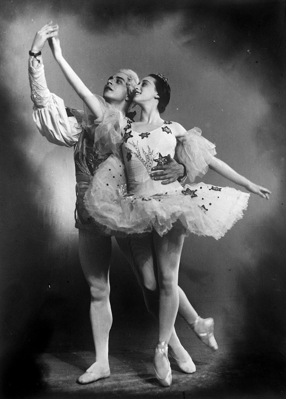 A bailarina Nina Timofeieva e Ígor Uksusnikov em cena de “O quebra-nozes”. 