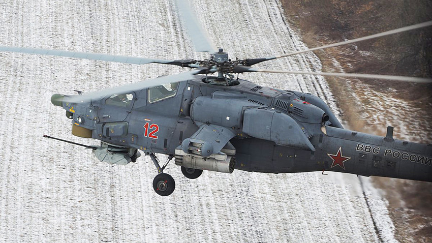 Awak helikopter serang Mi-28N di Stavropol menjajal elemen-elemen uji coba dalam kondisi cuaca yang sulit.