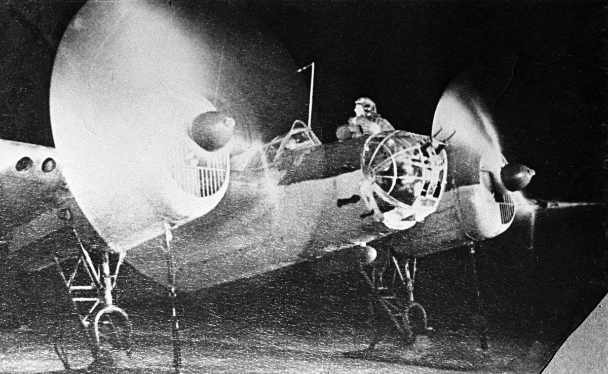 Bombnik Tupoljev-SB pred vzletom