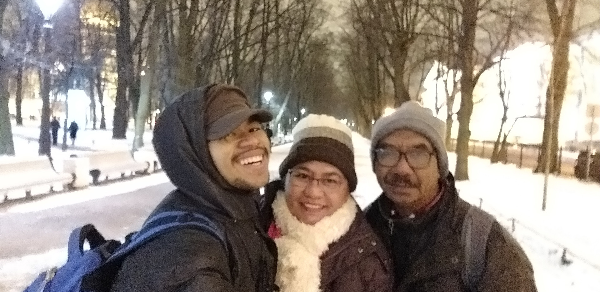 Ferlito berfoto bersama kedua orang tuanya saat berlibur ke Sankt Peterburg, Rusia, 15 Desember 2018.