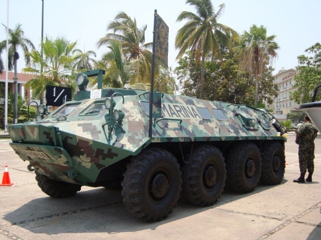 BTR-60 de la Armada de México.