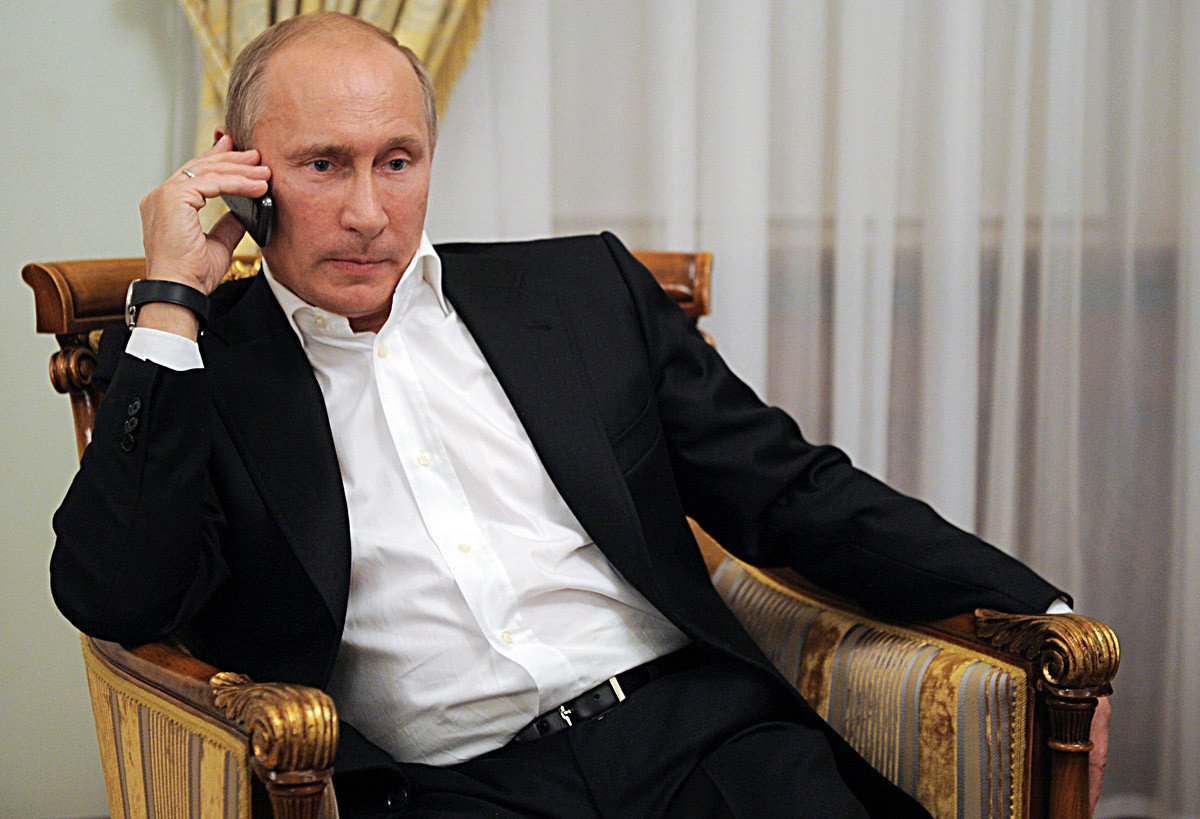 1. 9. 2012, Putin telefonira ruski judoistki Tatjani Savostjanovi, ki je takrat osvojila srebrno kolajno v judu na paraolimpijskih igrah v Londonu