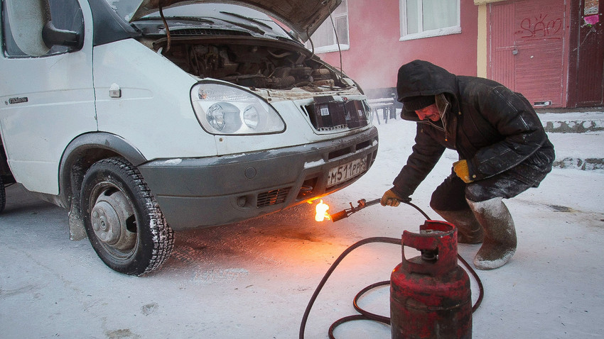 ロシアでは氷点下50度の中どのように車を走らせるか ロシア ビヨンド ロシアでは氷点下50度の中どのように車を走らせるか ロシア ビヨンド