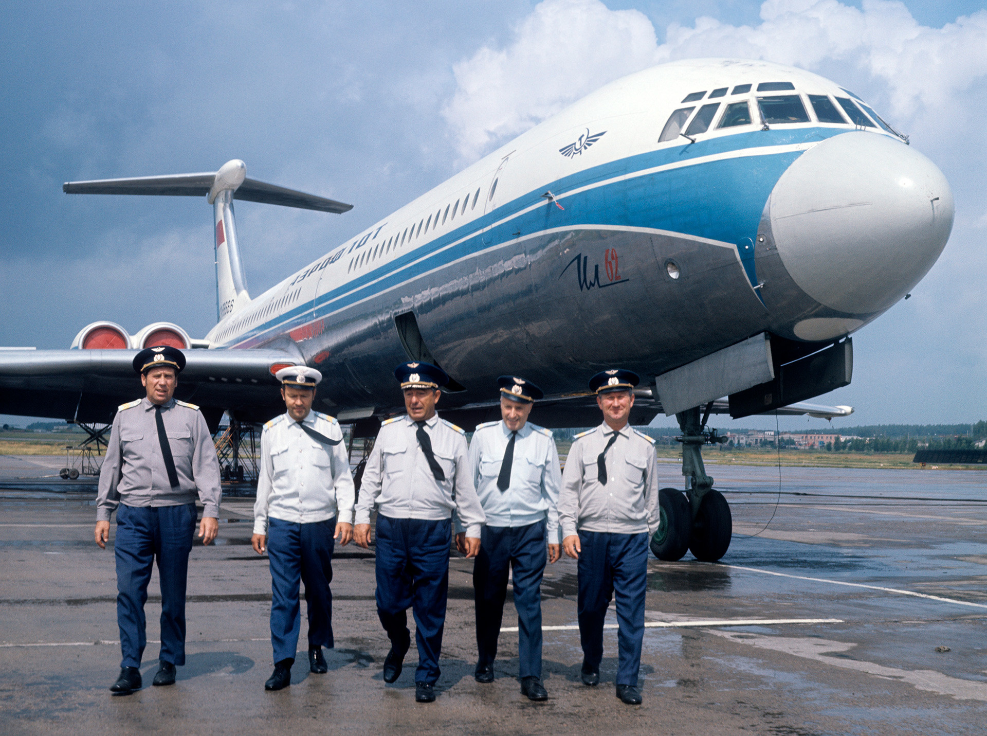 Il-62の乗組員。モスクワのドモジェドヴォ空港。