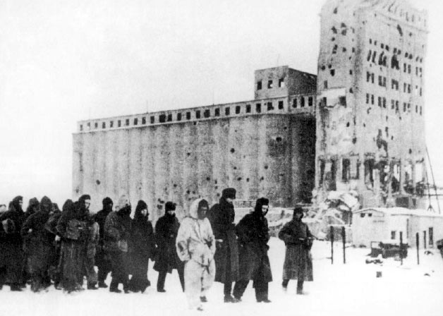Nemški vojni ujetniki v Stalingradu, februar 1943