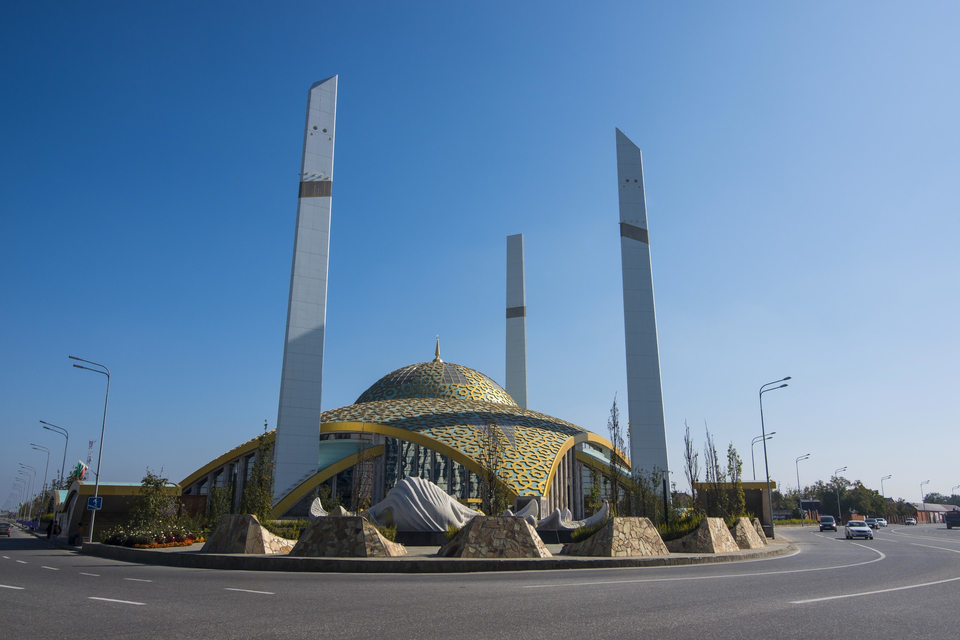 Pembangunan masjid ini memakan waktu tiga, dari 2011 – 2014.