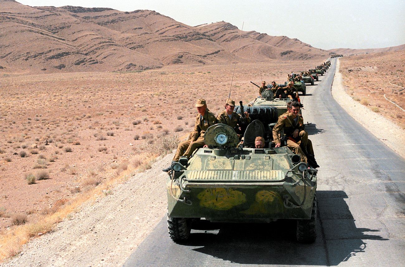 Поетапно изтегляне на съветските войски от Афганистан.