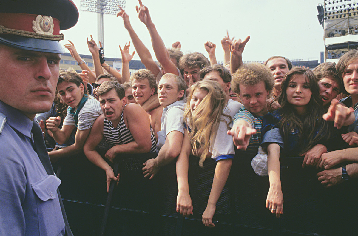 「反アルコール・麻薬依存症」、モスクワのルジニキ・スタジアム、1989年