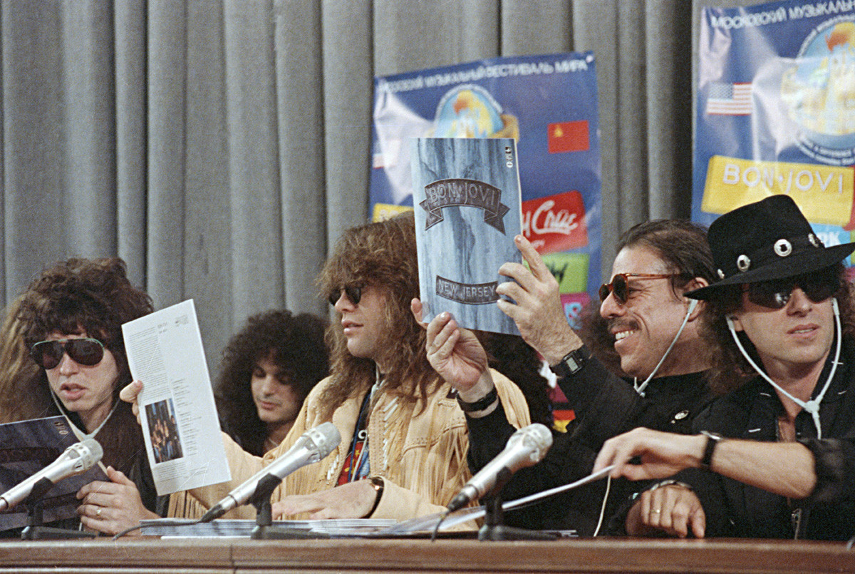 「モスクワ音楽平和フェスティバル」の記者会見（真ん中はジョン・ボン・ジョヴィ）、1989年8月11日。