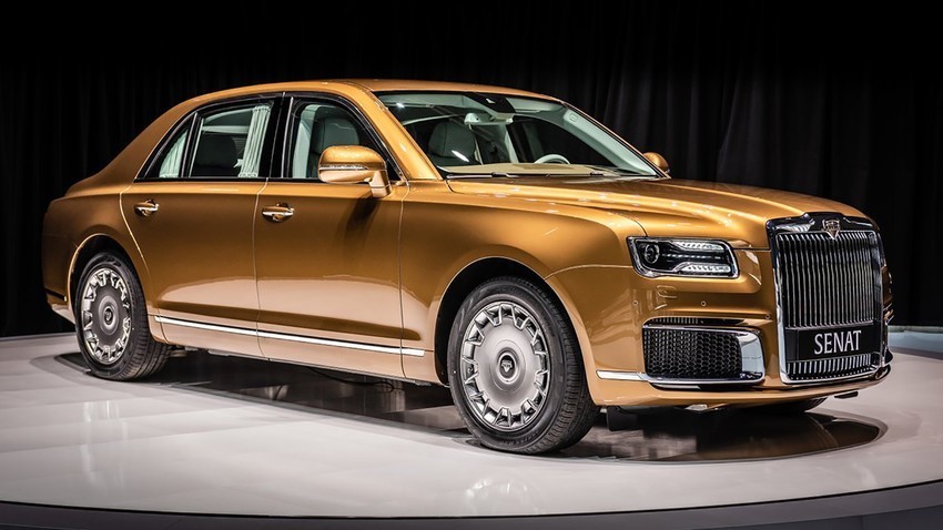 Aurus Senat v barvi "rusko zlato" na 89. avtomobilskem sejmu v Ženevi, 2019