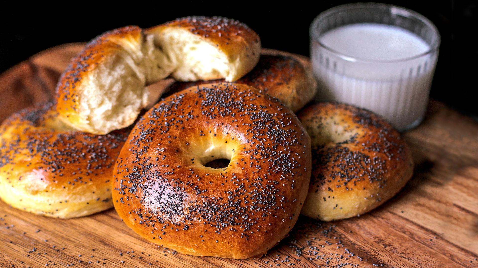 Bubliki are a close relative of the bagel.