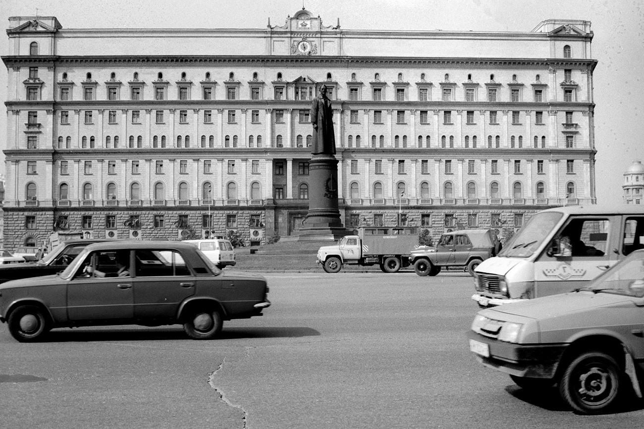 Zgradba Komiteja državne varnosti (KGB) na Lubjanki v Moskvi, 1989