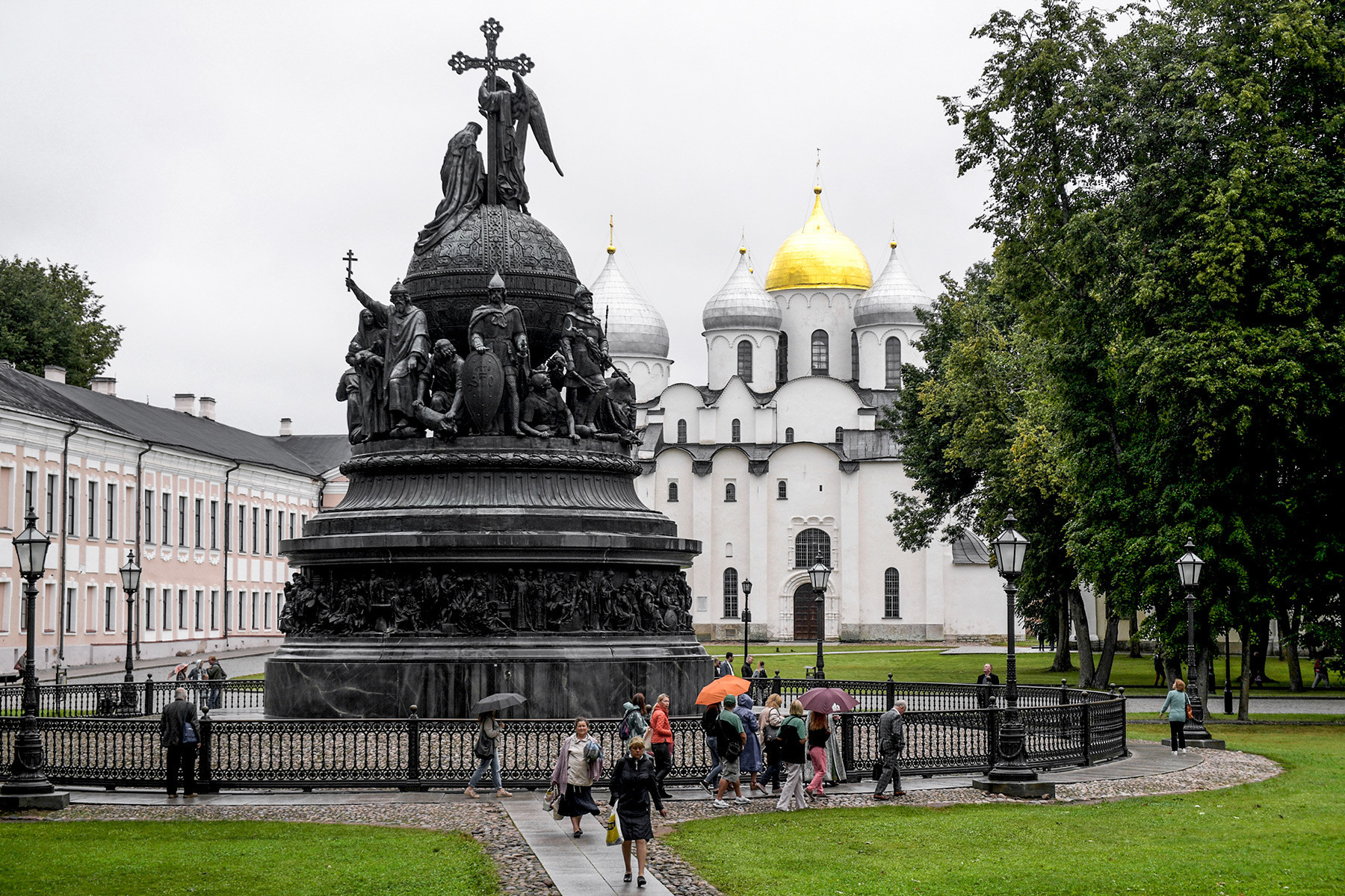 Памятник тысячелетия россии фото