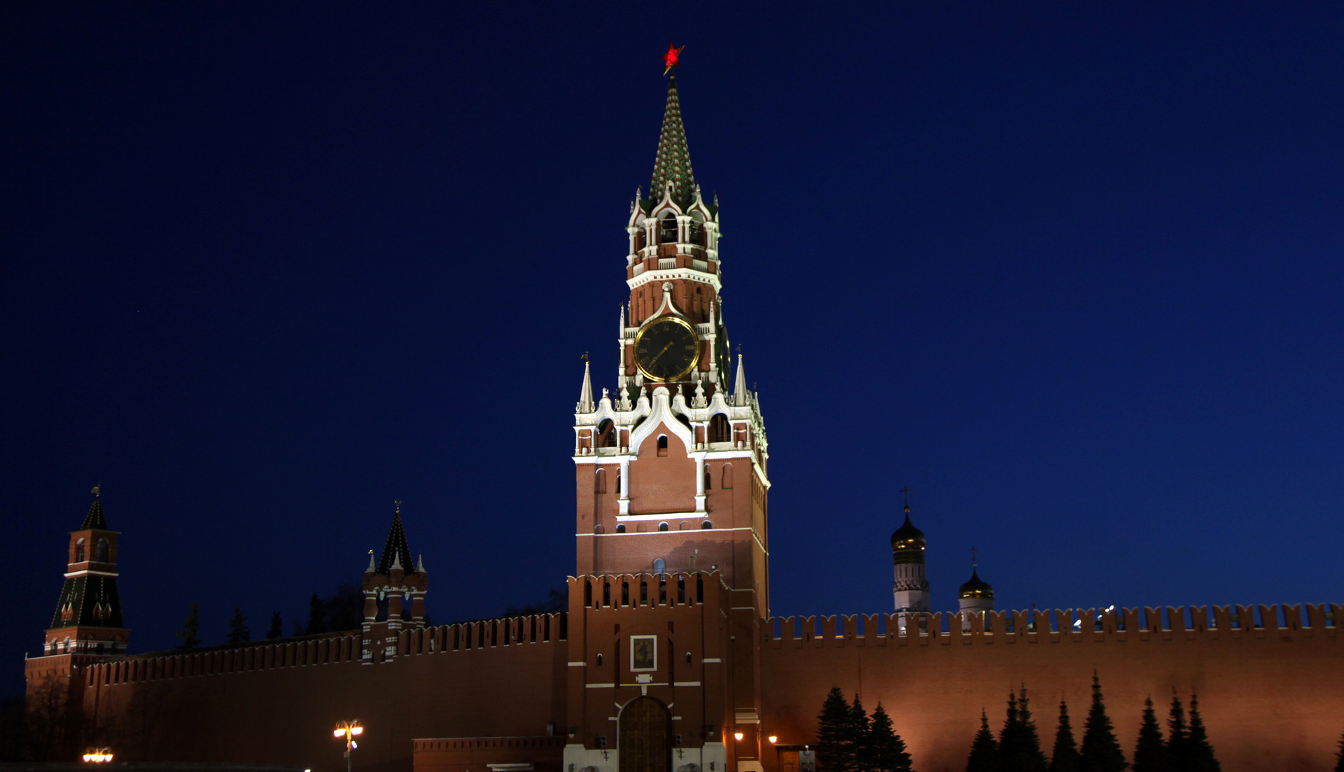Kremlin sebelum pemadaman lampu.