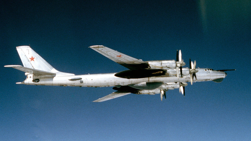 Tu-95RT, 1983.