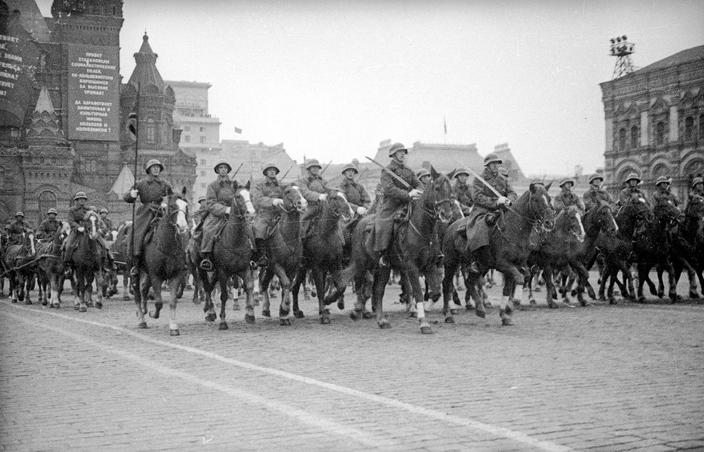 Военен парад на Червения площад