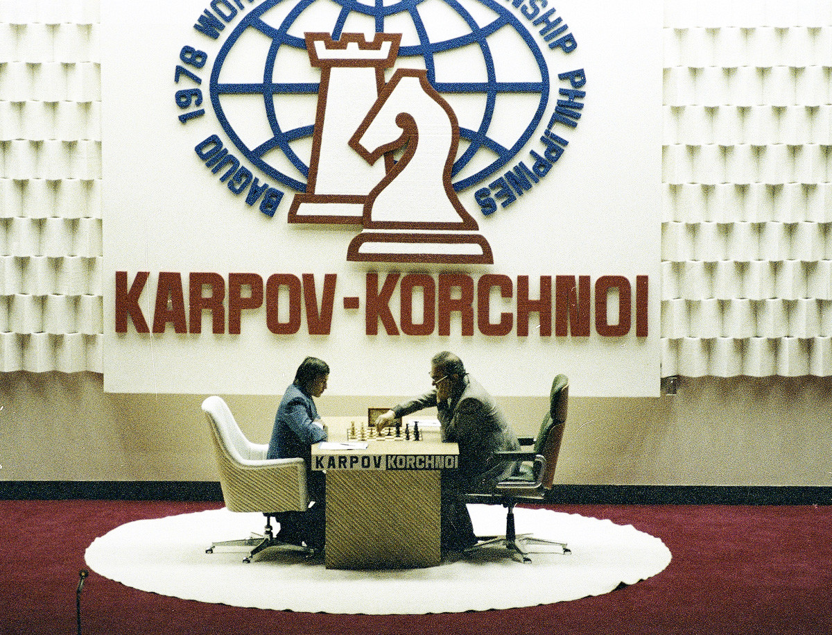 Anatoli Karpov et Viktor Kortchnoï lors de leur deuxième jeu aux Phillipines, le 20 juillet 1978.