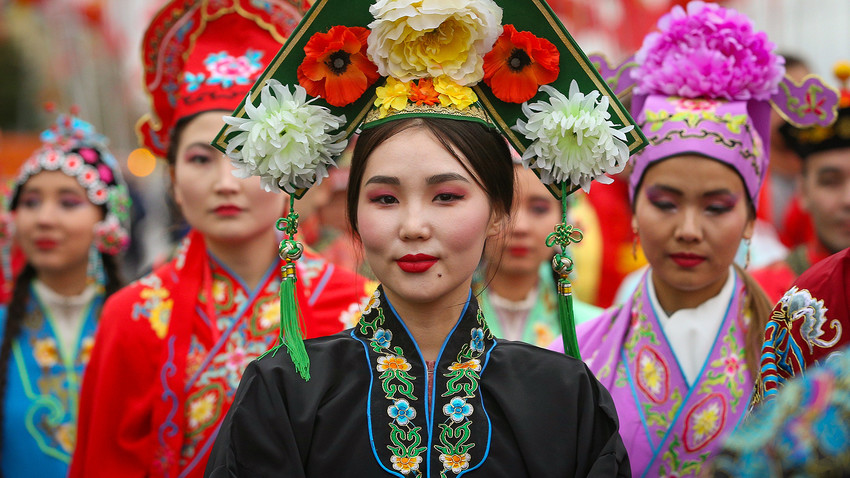 Ada beberapa tempat di Moskow yang kental dengan budaya Asia, tapi tidak ada daerah permukiman etnis Asia tertentu.