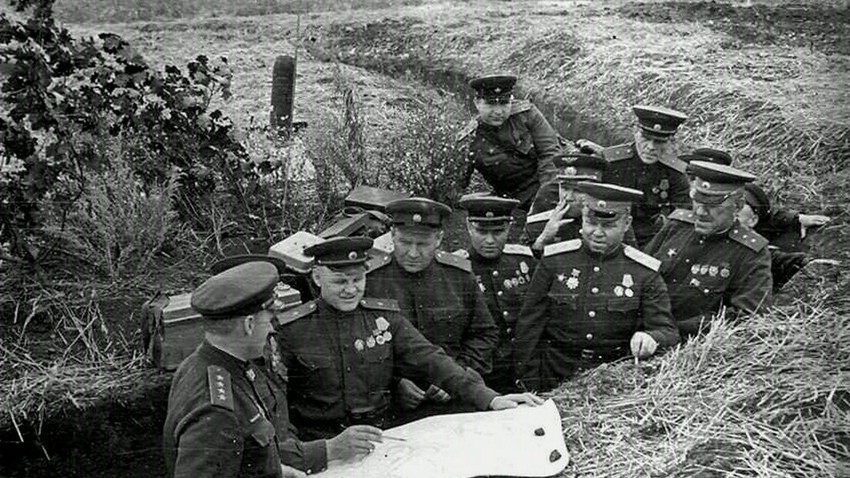 Битката кај Курск, 1943. Северниот дел на рускиот гребен го бранеа трупите на Централниот фронт под команда на Константин Рокосовски.