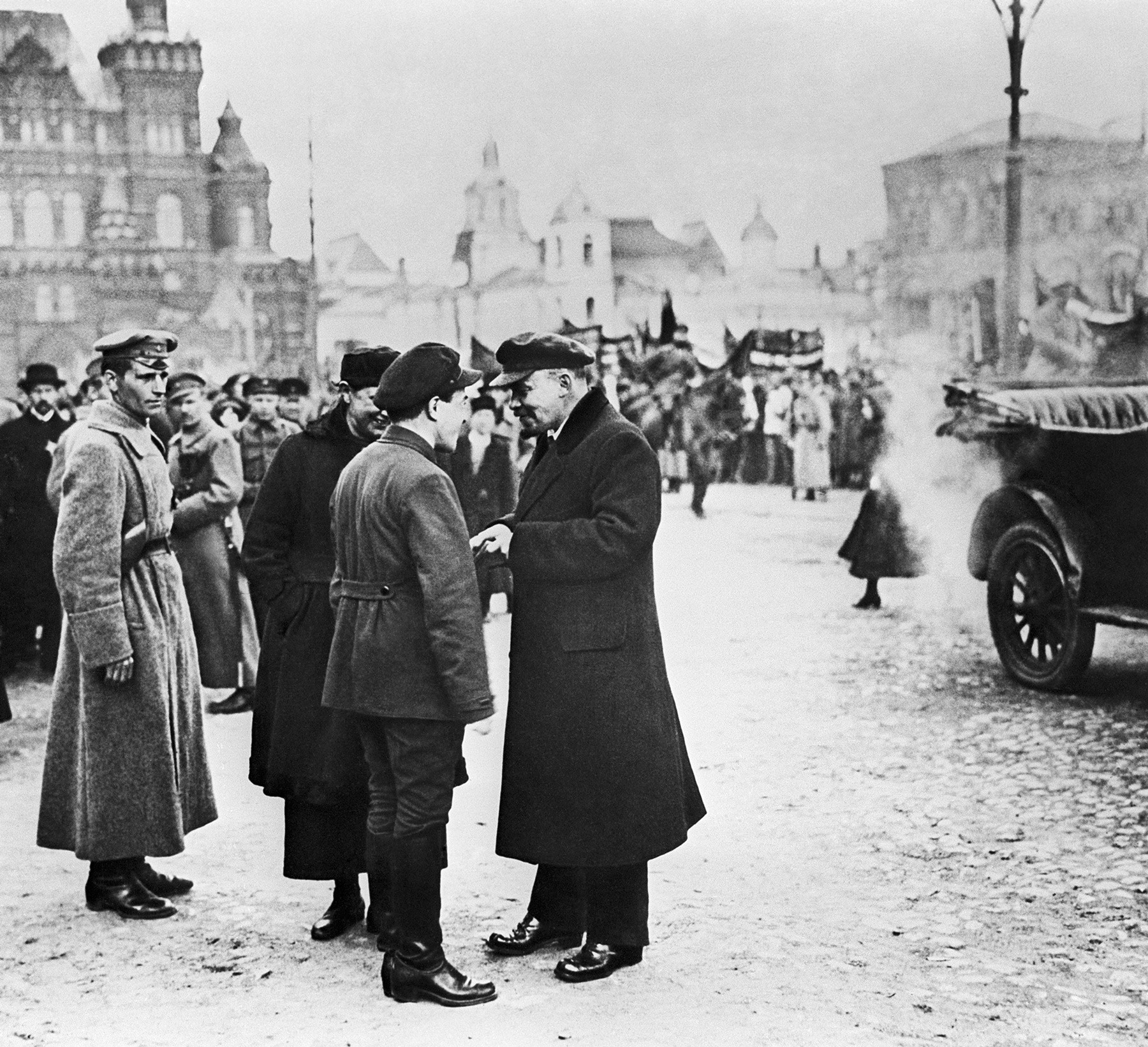 Владимир Ленин и Владимир Загорски на Червения площад, 1919 г.