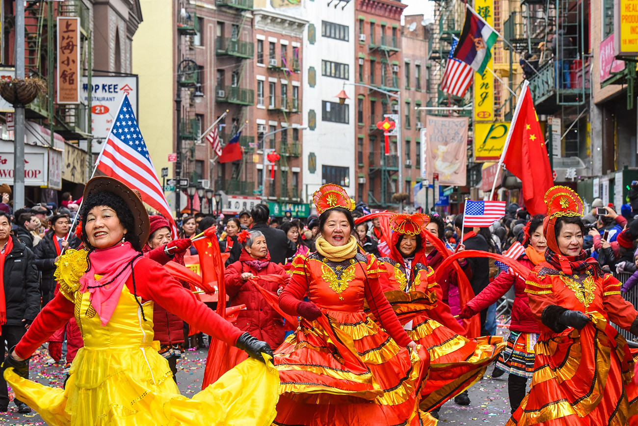 ニューヨークのチャイナタウンで毎年行われる春節のパレード。