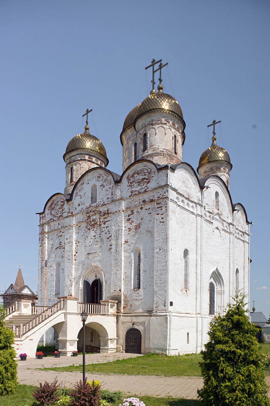 Monastero Luzhetskij. Cattedrale della Natività della Vergine, vista sud-ovest. 5 luglio 2015

