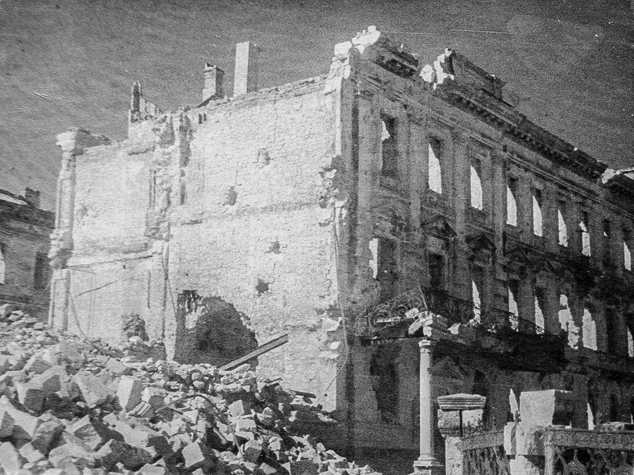 Cuartel General de la Flota del mar Negro, destruido por los alemanes.
