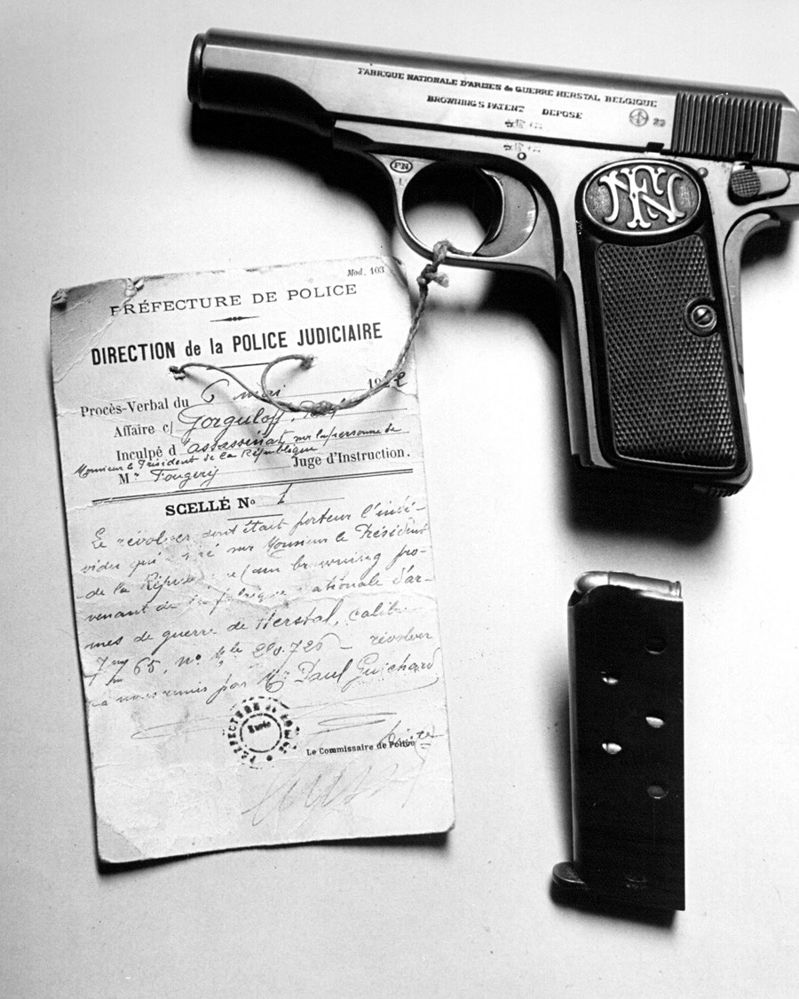 Револвер Павла Горгулова, Руса који је убио председника Француске Пола Думера, мај 1932.