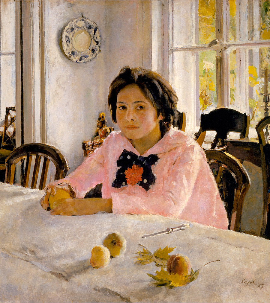 “Garota com pêssegos” (1881), de Valentín Seróv.