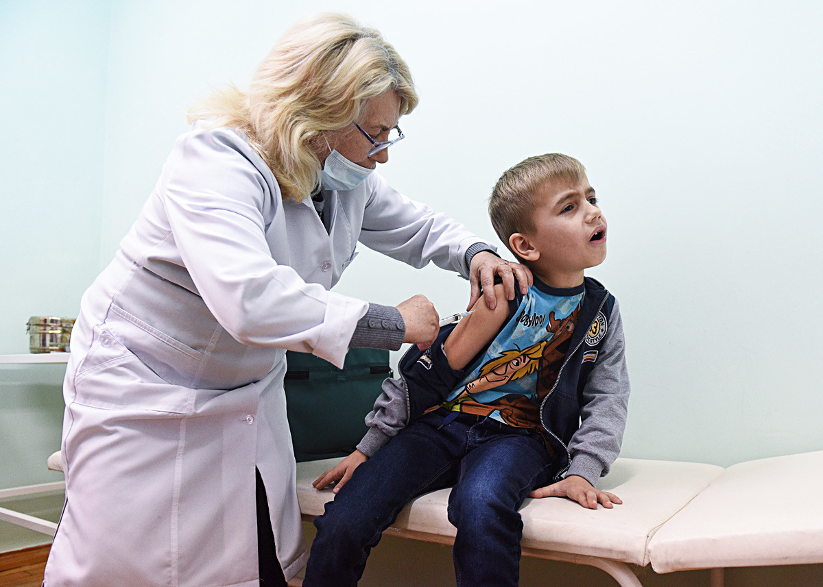 Vacinação em escola ucraniana em fevereiro de 2019.
