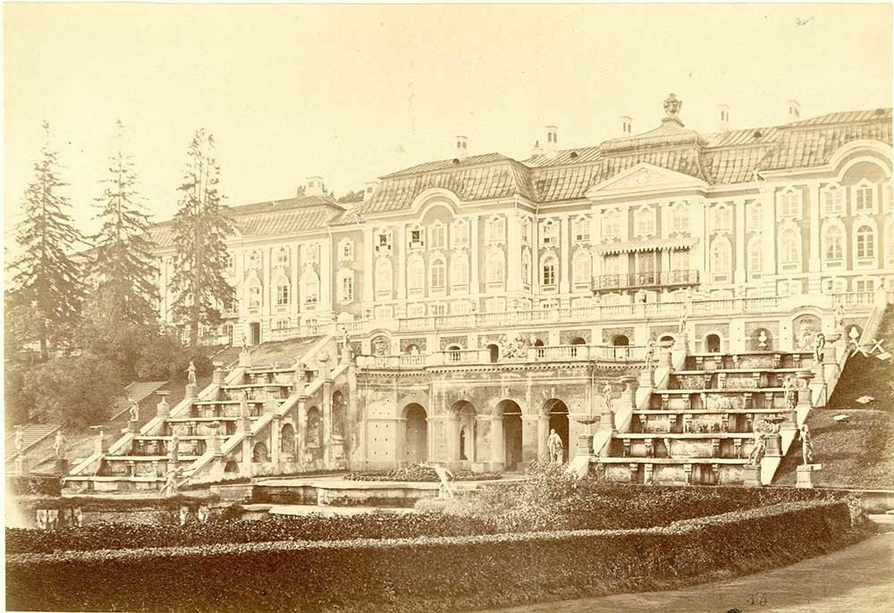 Le Grand palais de Peterhof, 1860, Alfred Lawrence 