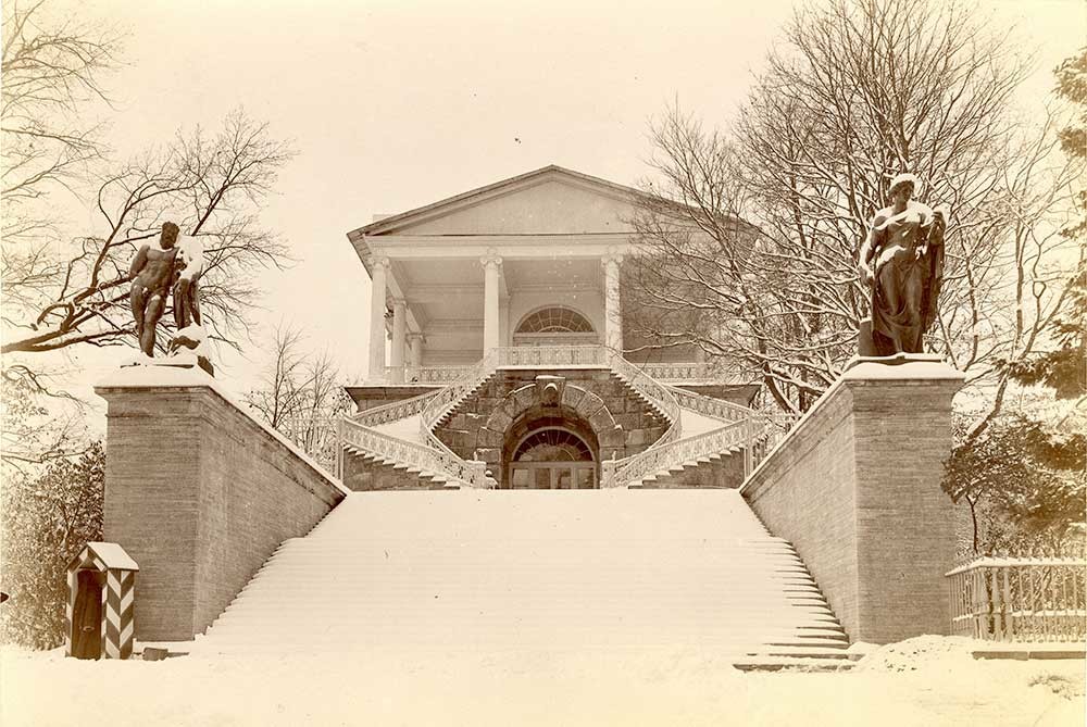 La galerie de Cameron du parc Catherine, à Tsarskoïé Selo, années 1900. Photographe inconnu