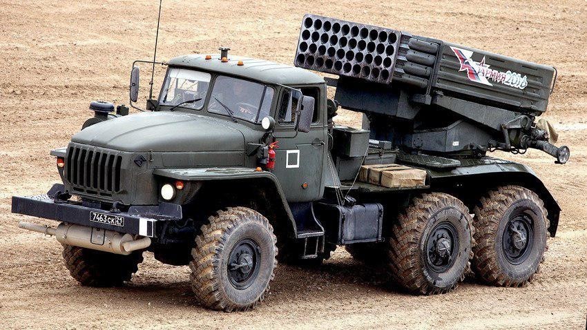 Модернизираниот повеќецевен ракетен лансер 9К51М „Торнадо-Г“ кал. 122 мм
