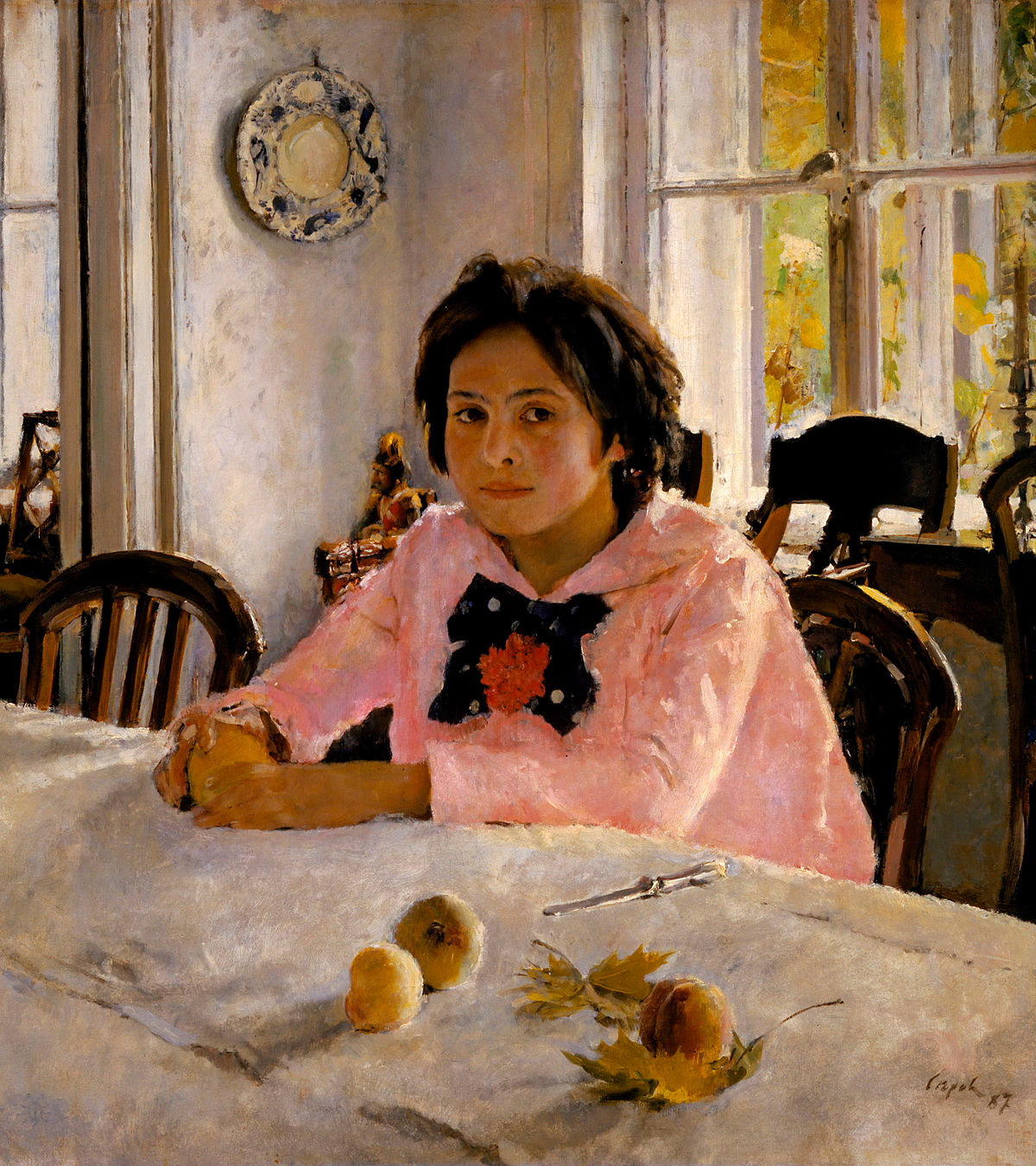 Valentín Seróv. “Menina com pêssegos” (1887). A tela é, na verdade, um retrato da filha de Sávva Mámontov, Vera, e foi pintado em Abrâmtsevo.