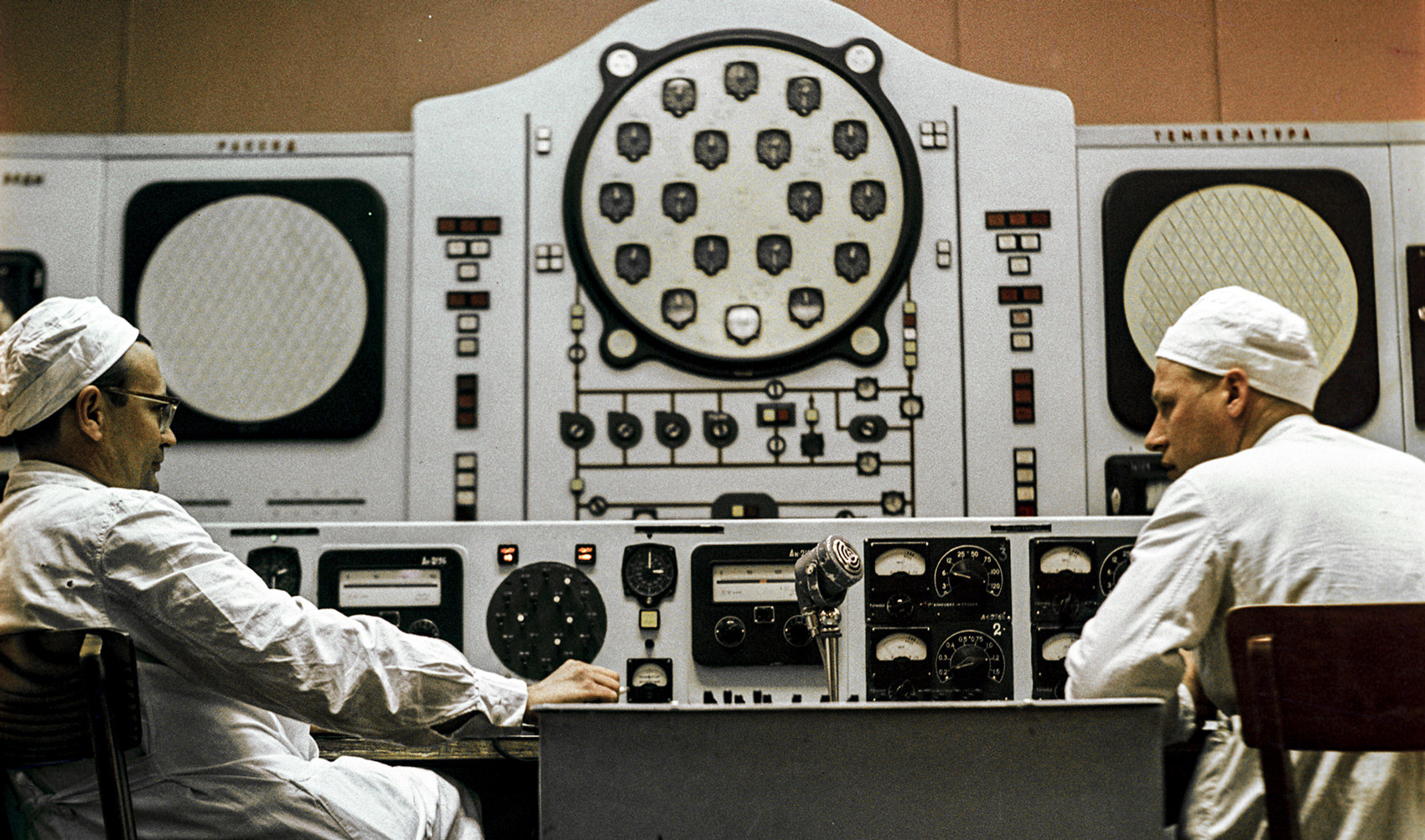 У нуклеарној електрани у Обњинску, 1964.