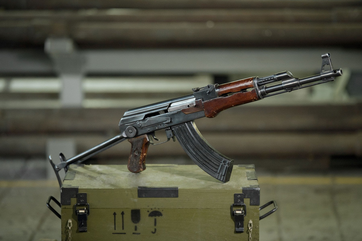 Ogledni primjerak AK-47 iz 1948. godine.