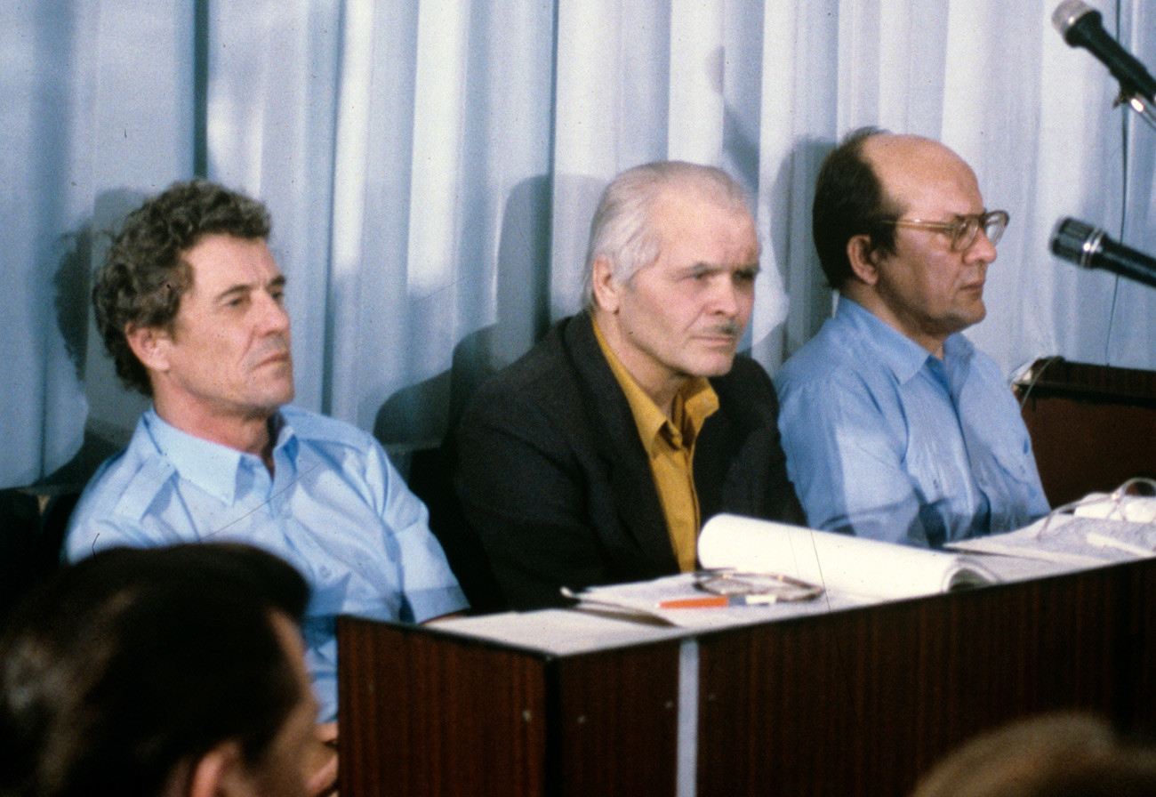 Los acusados del accidente de Chernóbil: (de izquierda a derecha) el director de la central, Víctor Briujánov, el ingeniero jefe adjunto, Anatoli Diátlov y el ingieniero jefe, Nikolái Fomín