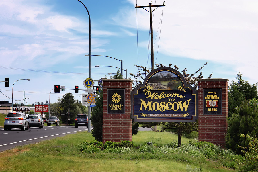 «Добро пожаловать в Москву, штат Айдахо».
