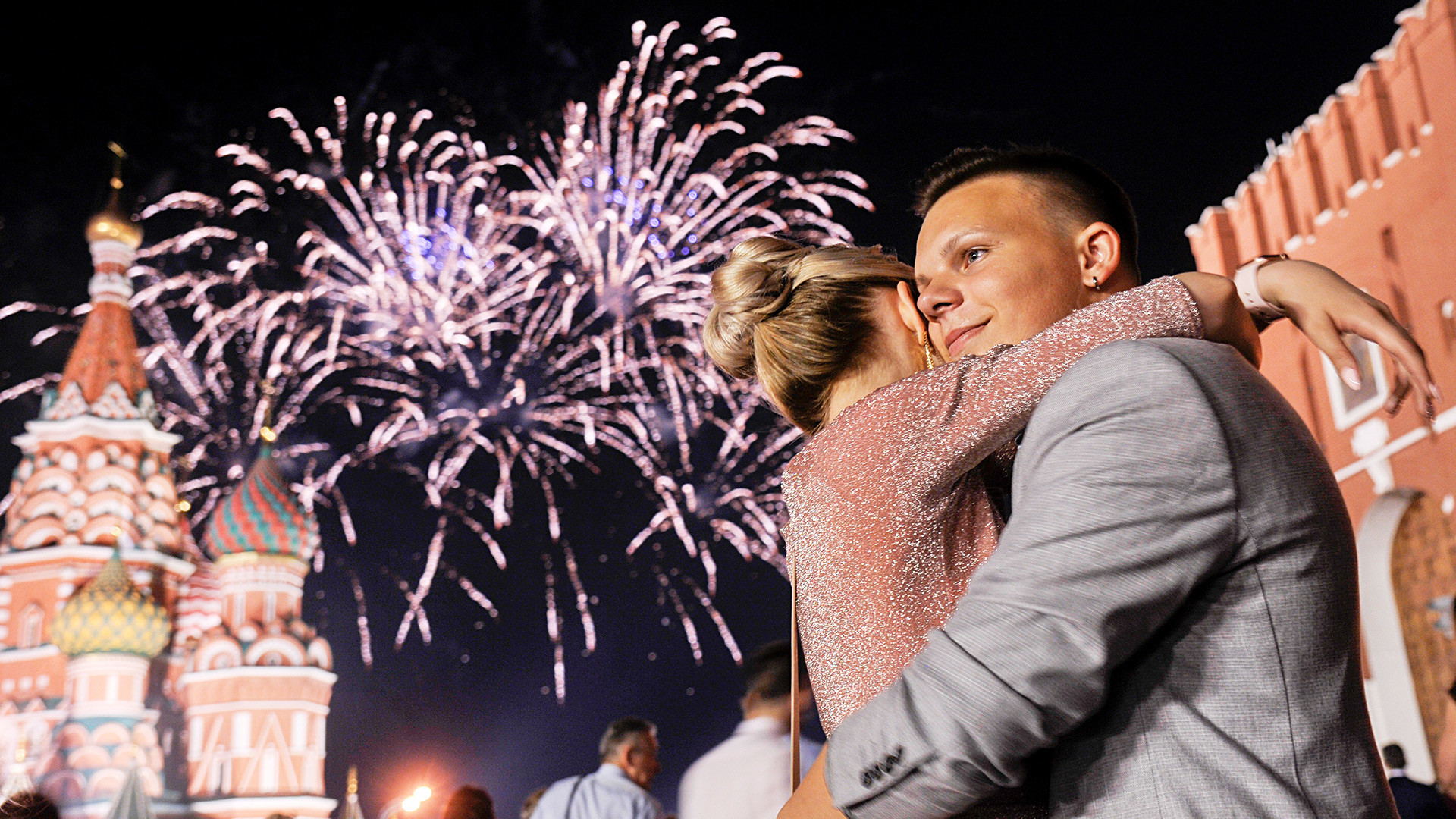 How Russian students celebrated graduation in 2019 (PHOTOS) - Russia Beyond