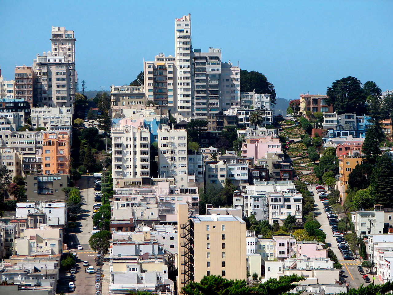 Russian Hill, seen from Telegraph Hill, San Francisco, California, U.S.