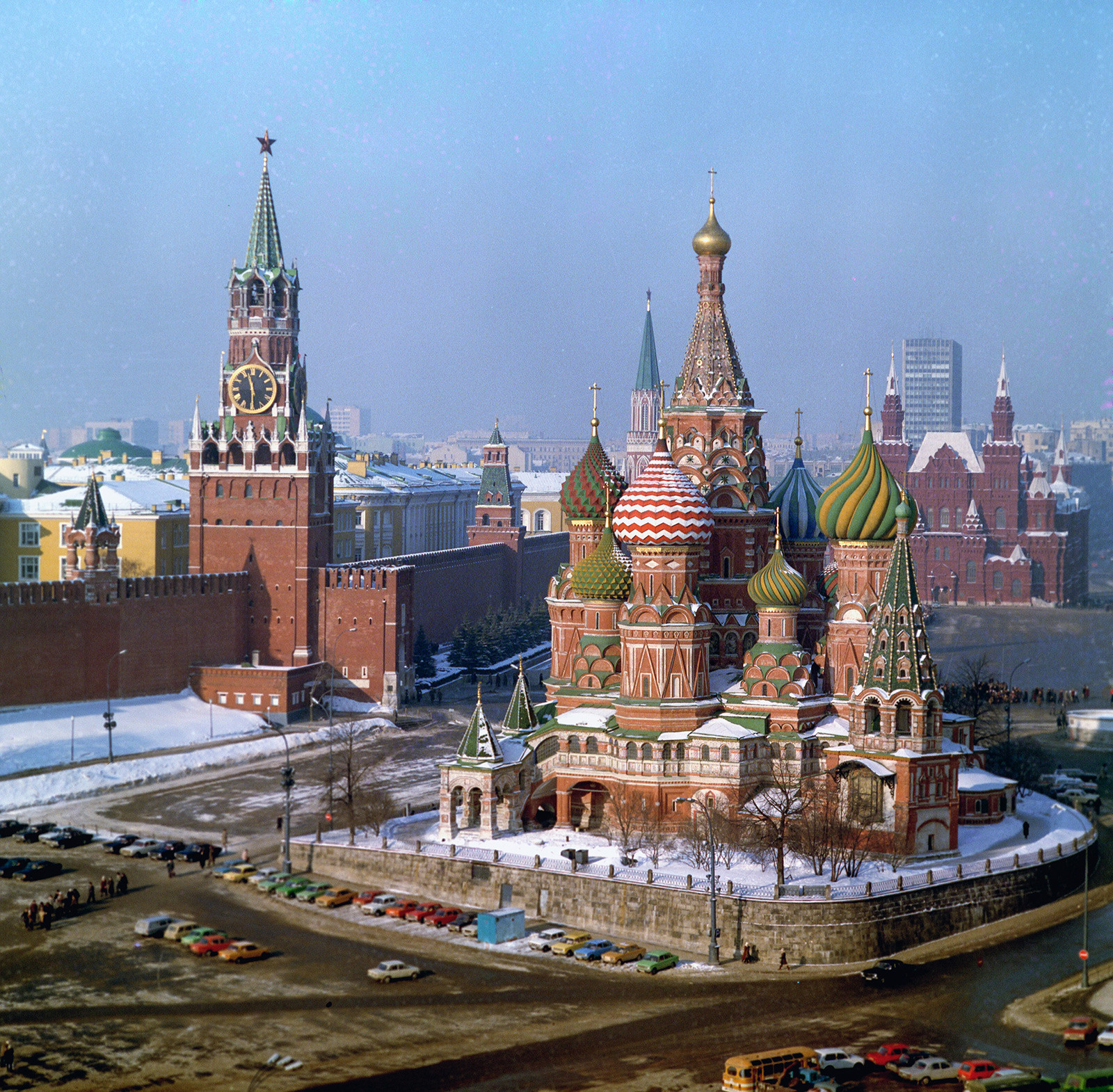 Katedral St. Basil di Moskow.