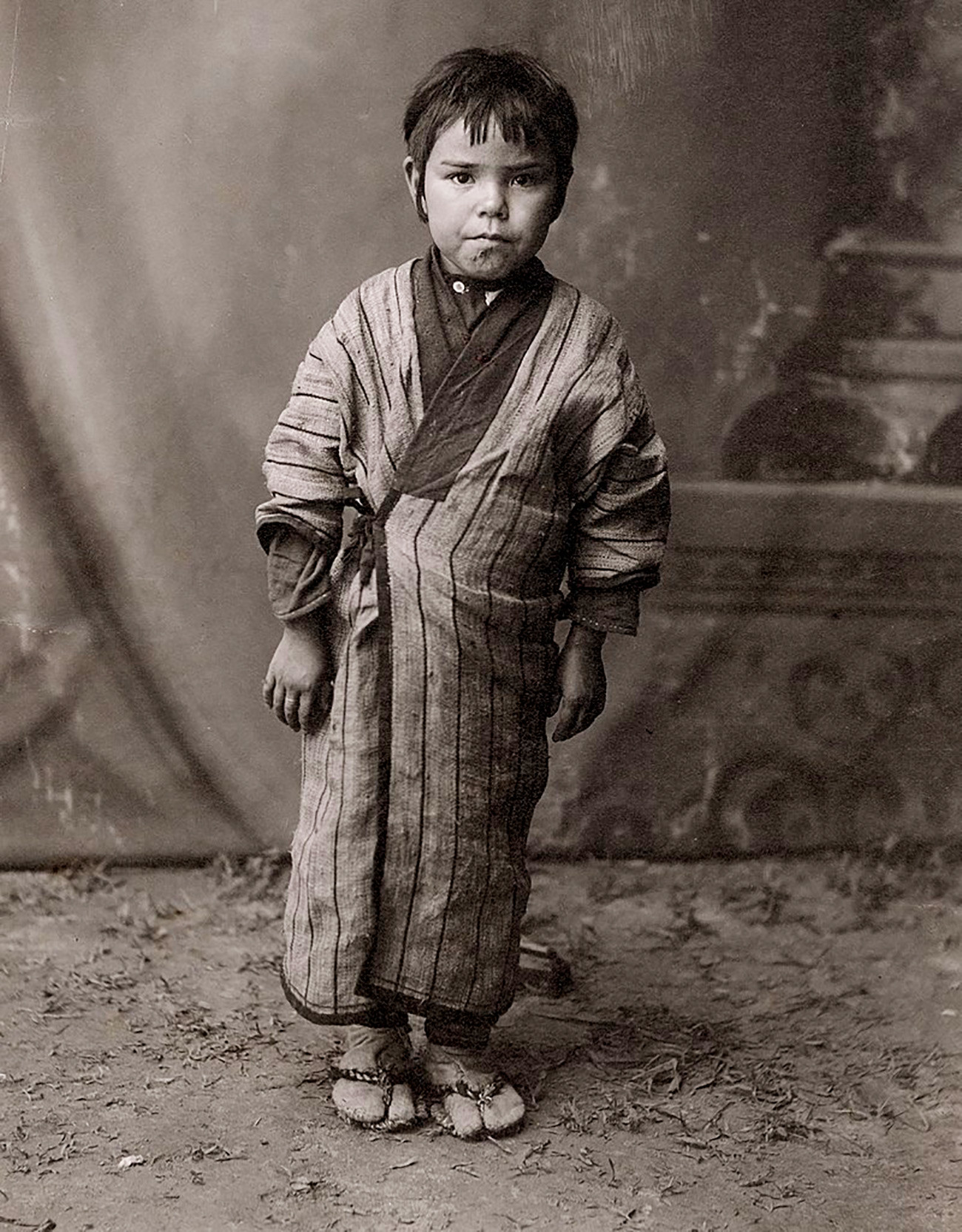 Anak suku Ainu.